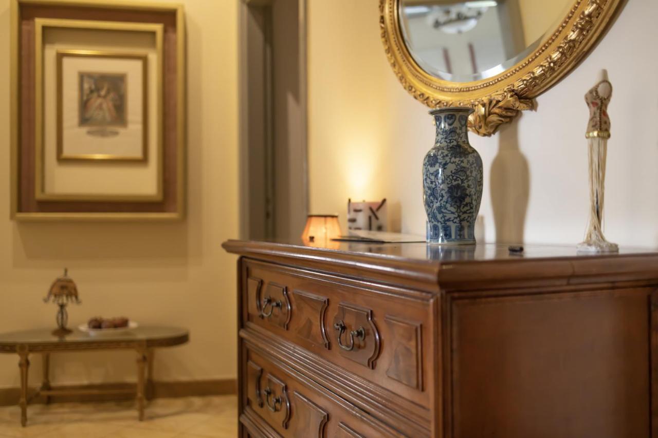 Ideal 4 Bdr Apartment In Plaka For 10! Athena Bagian luar foto